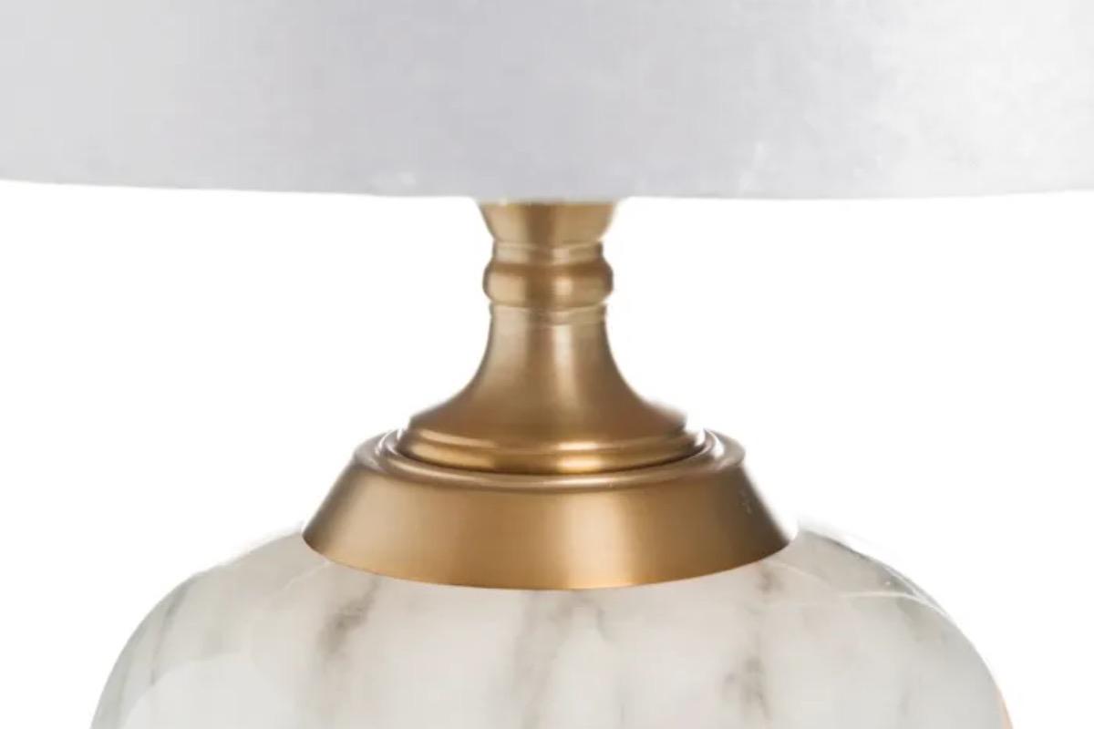 "Лампа настольная белая с серебристым абажуром" - вид 2