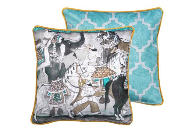 Декоративная подушка с принтом серо голубая