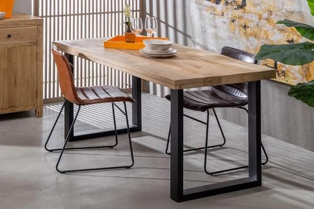 Стол деревянный на металлических черных ножках